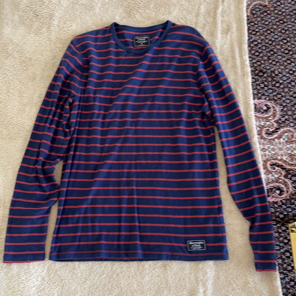 Abercrombie&Fitch. Size M. Color blue & red